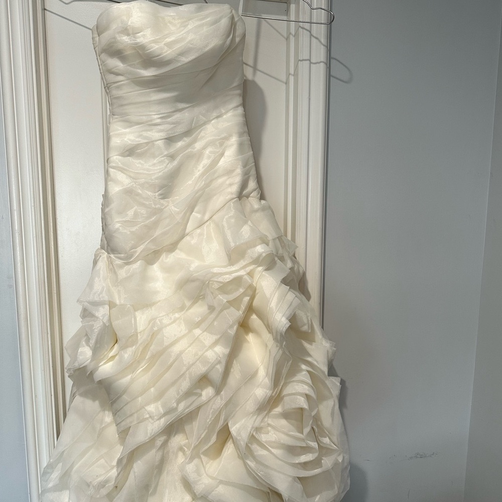Selling my wedding dress only worn for 2 hours